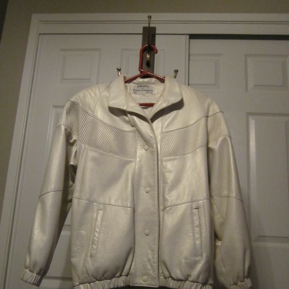 "DERO White Pearlized  Leather Bomber Style Jacket